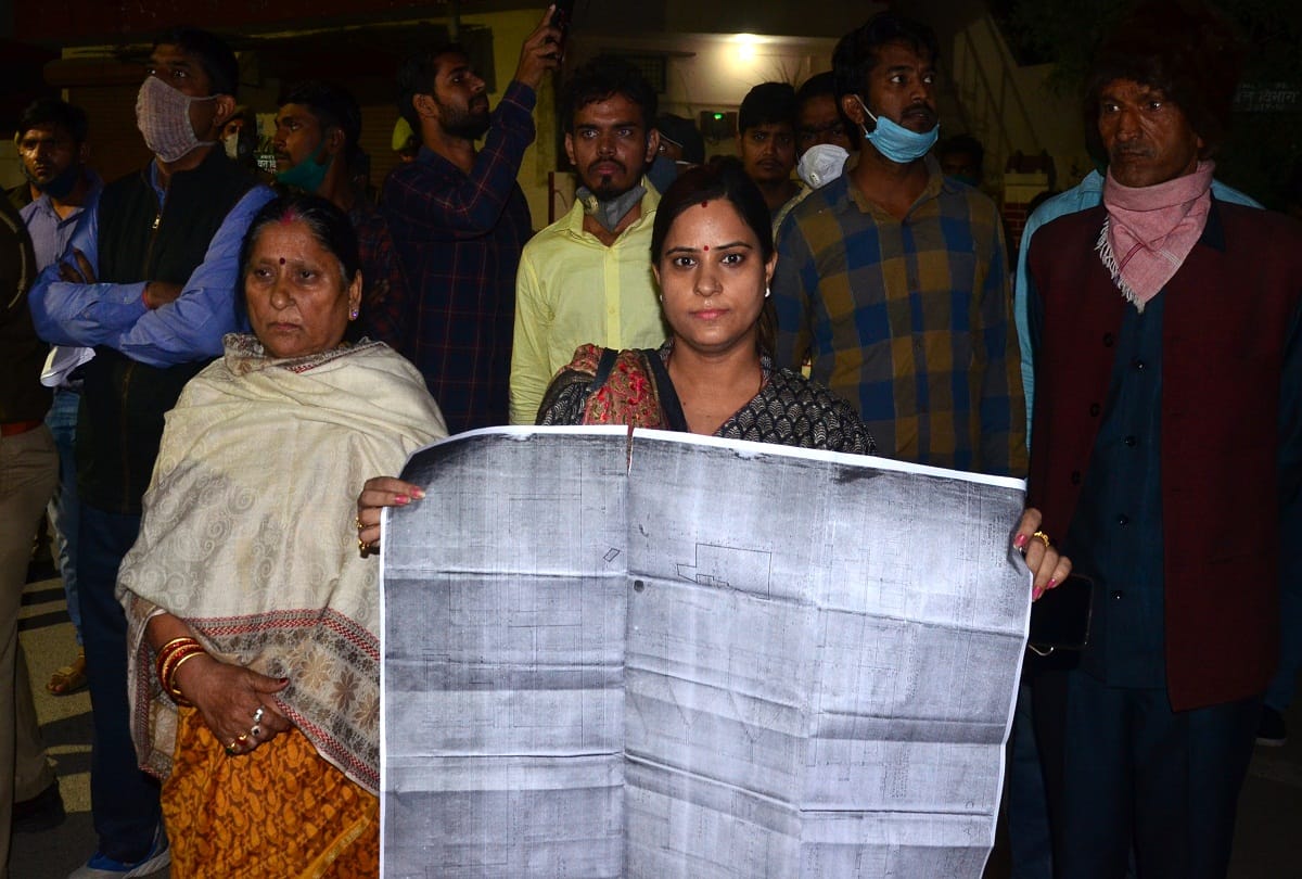 Bulldozer on Gyanpur MLA Vijay Mishra's house worth crores, PDA lands