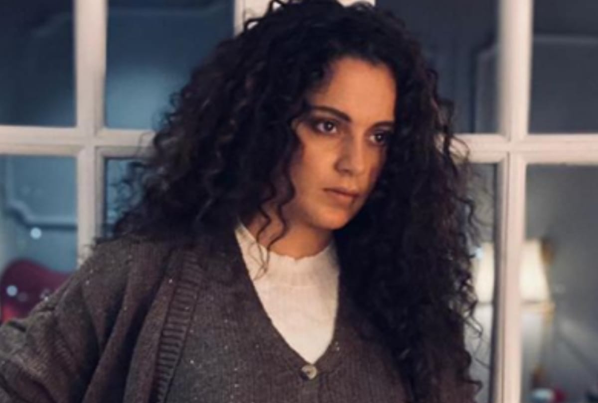 Kangana ranaut support to arnab goswami and says save democracy