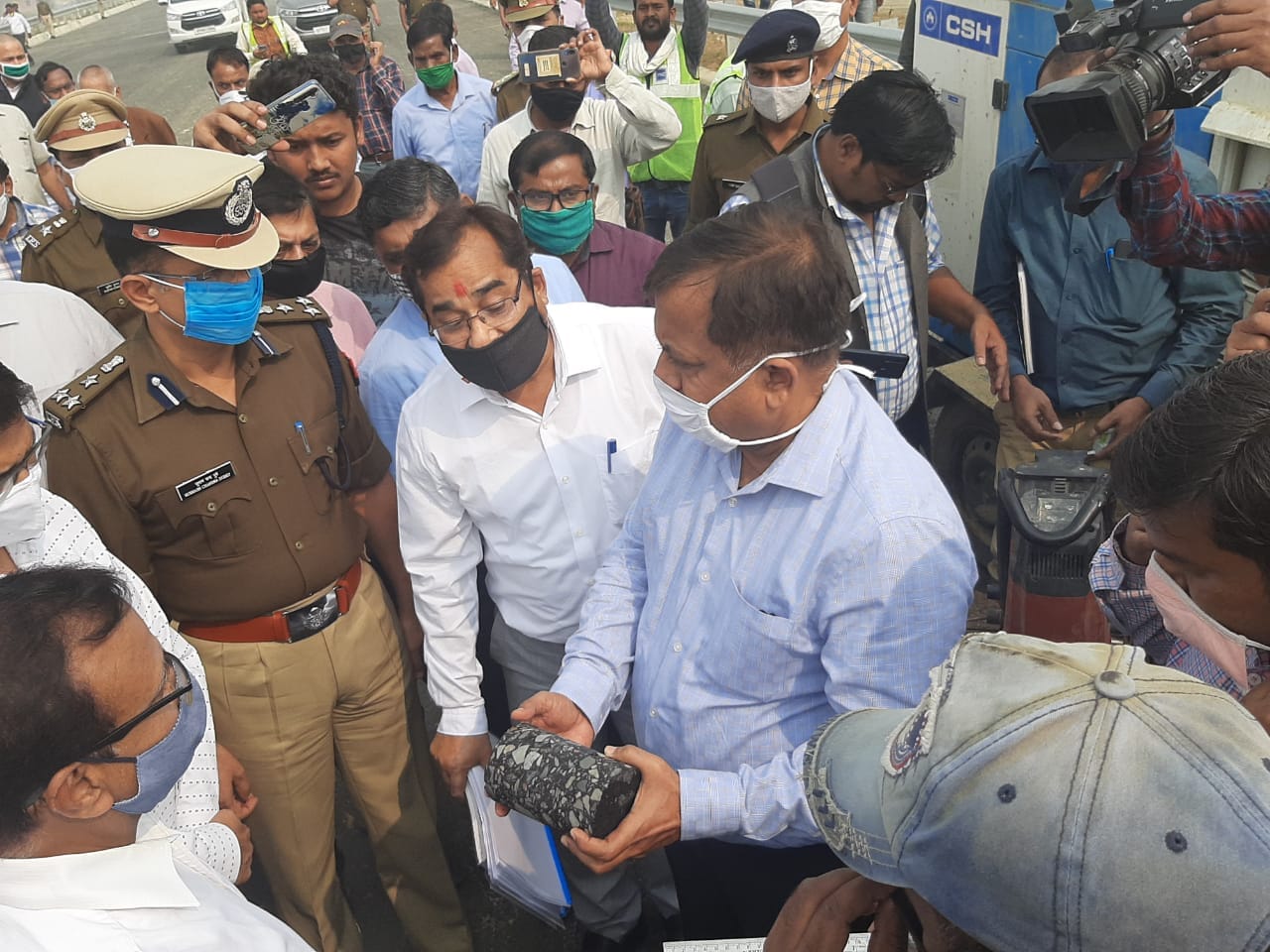 Vehicles will fill up on Purvanchal Expressway by the end of January