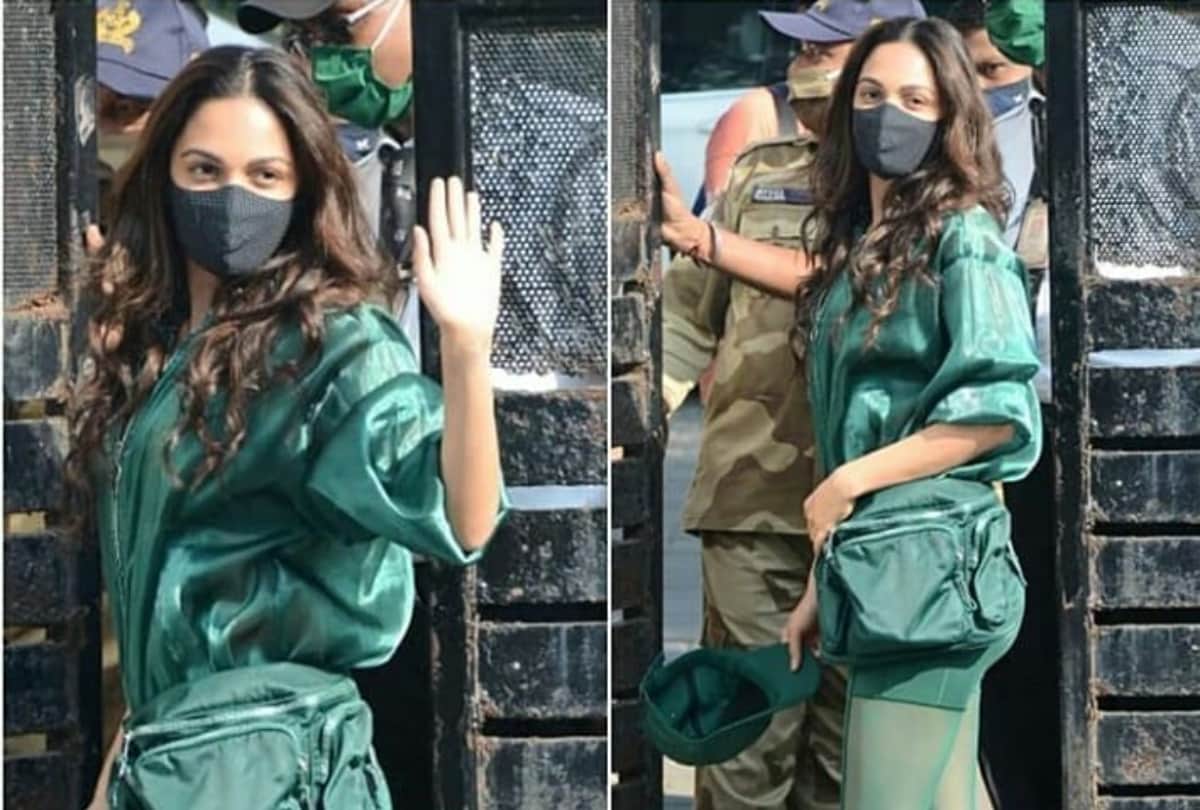 kiara advani stunning look at airport in green sheer fabric athleisure
