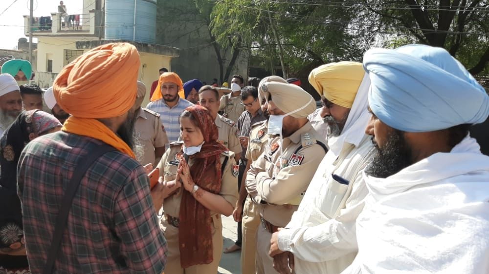 Mentally disturbed woman arrested for disrespecting Sri Guru Granth Sahib