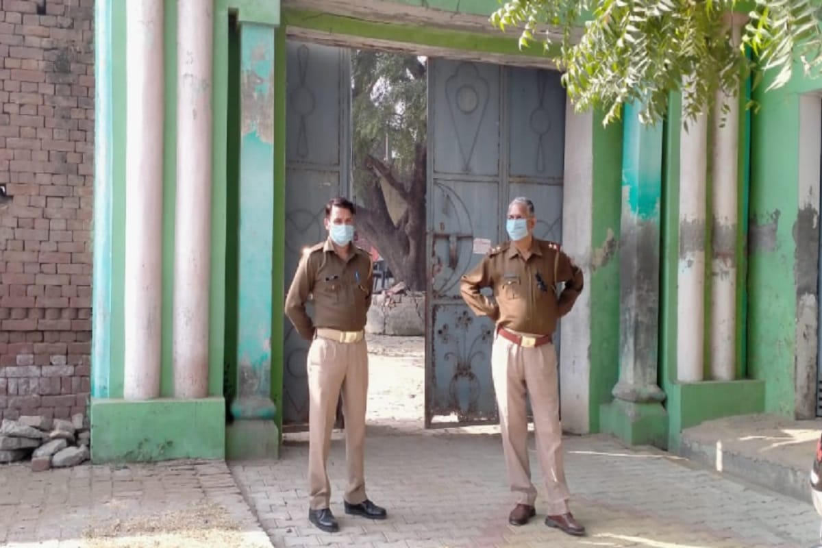 UP Crime News: A farmer has murdered to a servent in a village at Baghpat