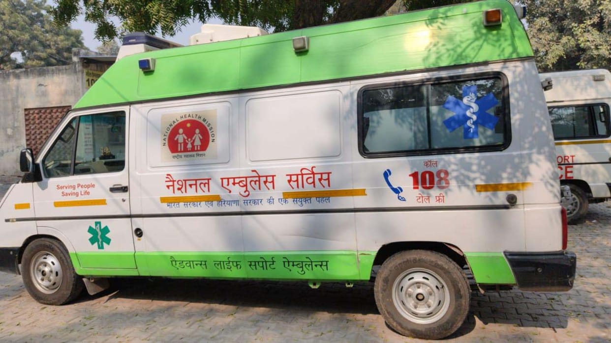Only two ambulances in the 40 km area on the national highway, neither EMT nor oxygen