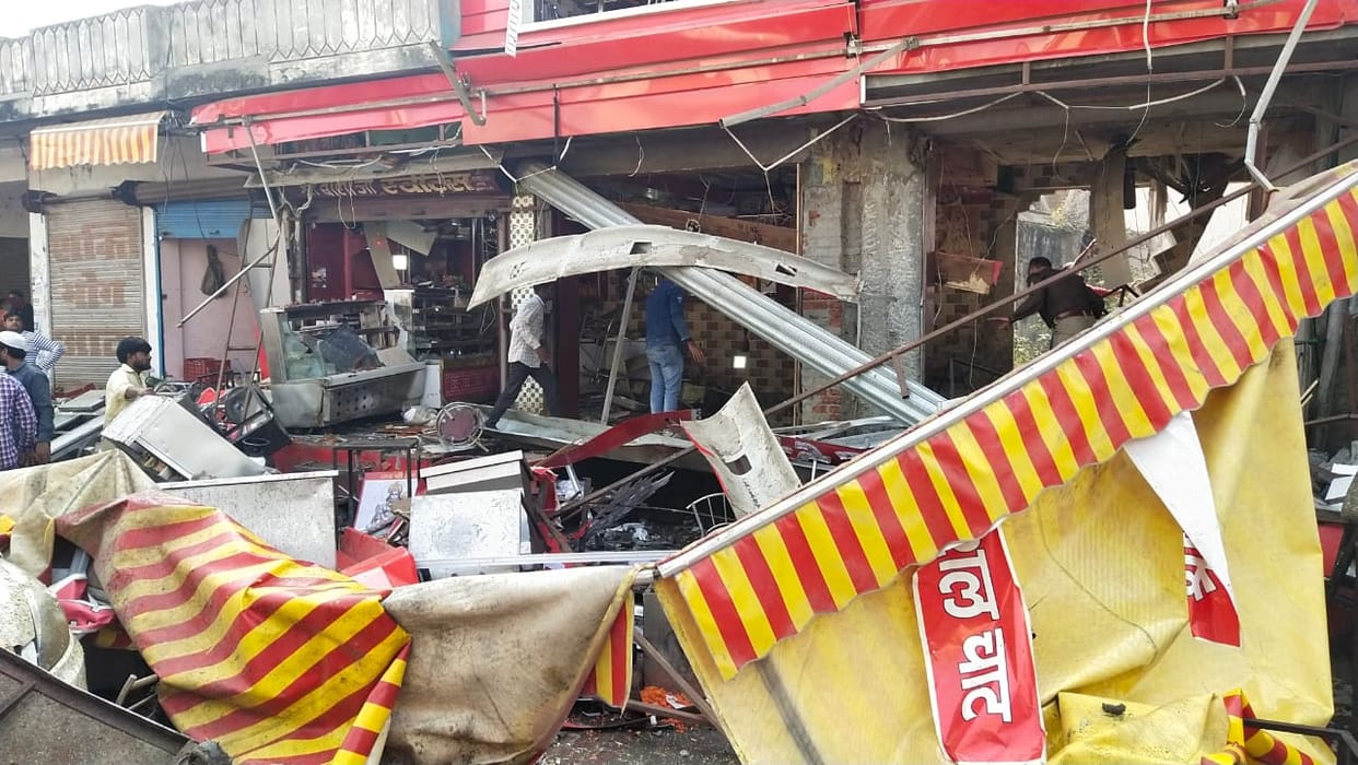 roorkee news: gas cylinder blast in sweet shop, eleven people injured