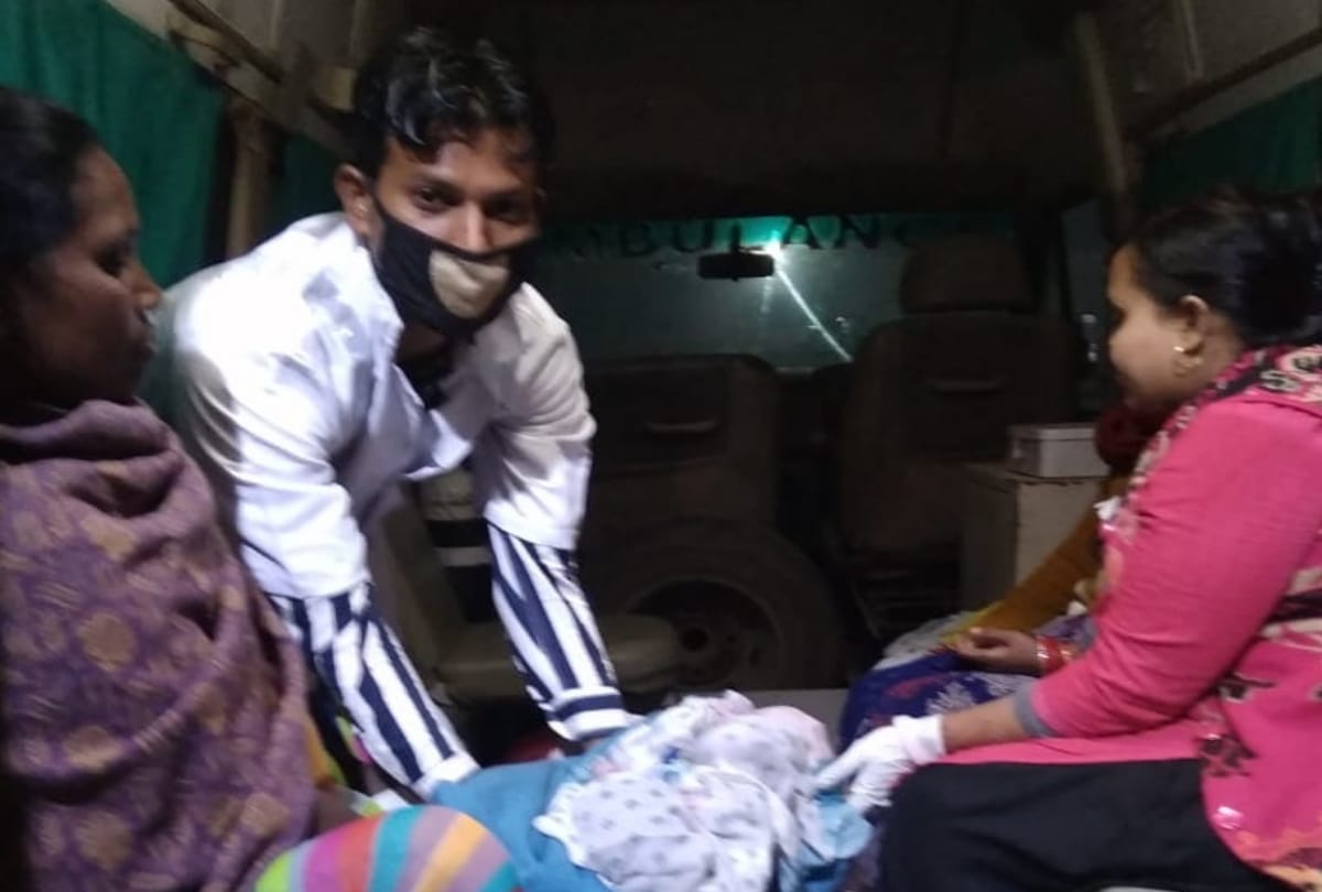 Woman Children born in ambulance at Gorakhpur