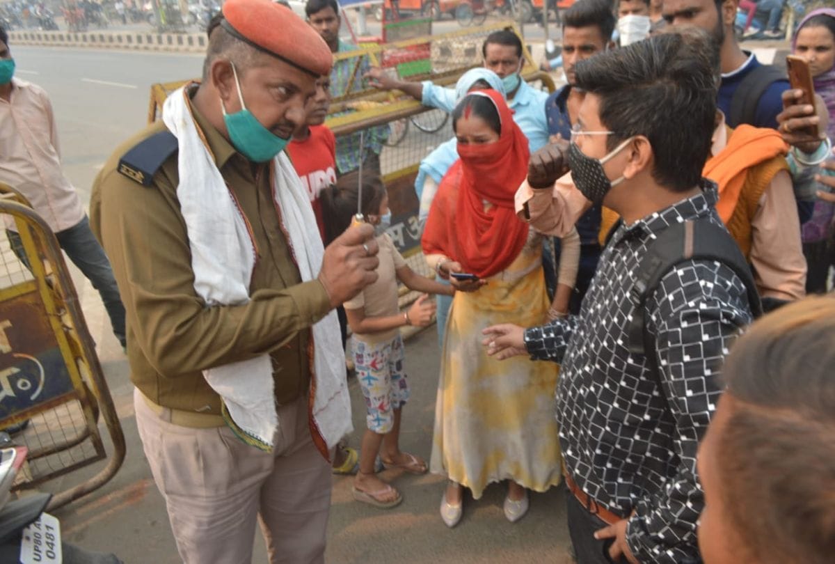 Home guard beat up e-rickshaw driver woman in agra