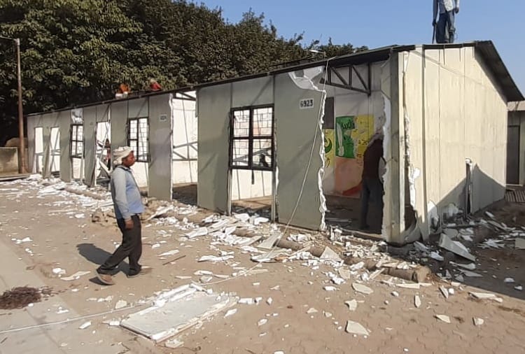 housing board demolished tin shed colony in chandigarh