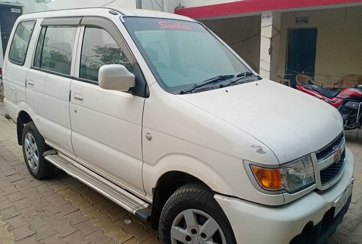 Husband attempted to murder wife in car police arrested in agra