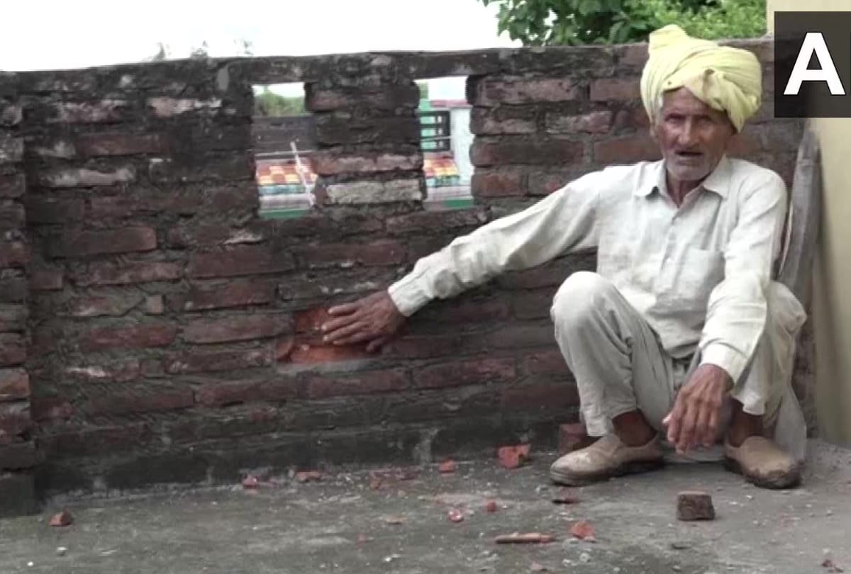 Heavy shelling by Pakistan damaged several houses at border village in Kathua