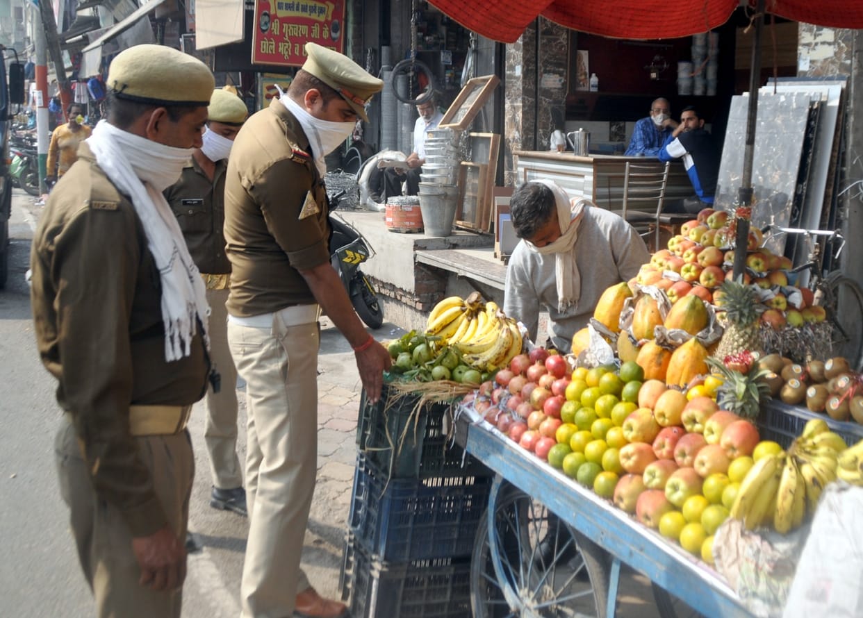 Traffic police removed encroachments from main roads