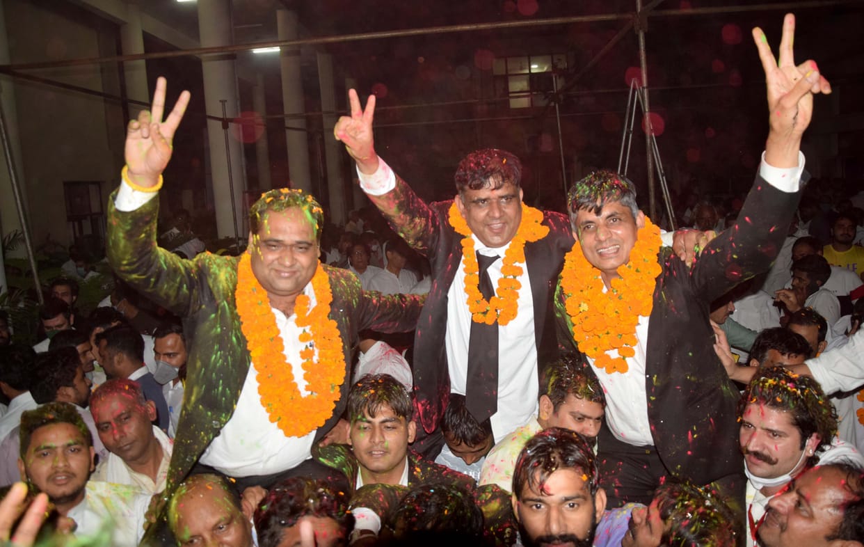 District Bar Association Election: Pramod Dalal became the new head of the bar, defeating former head Umesh Bhardwaj by 320 votes.