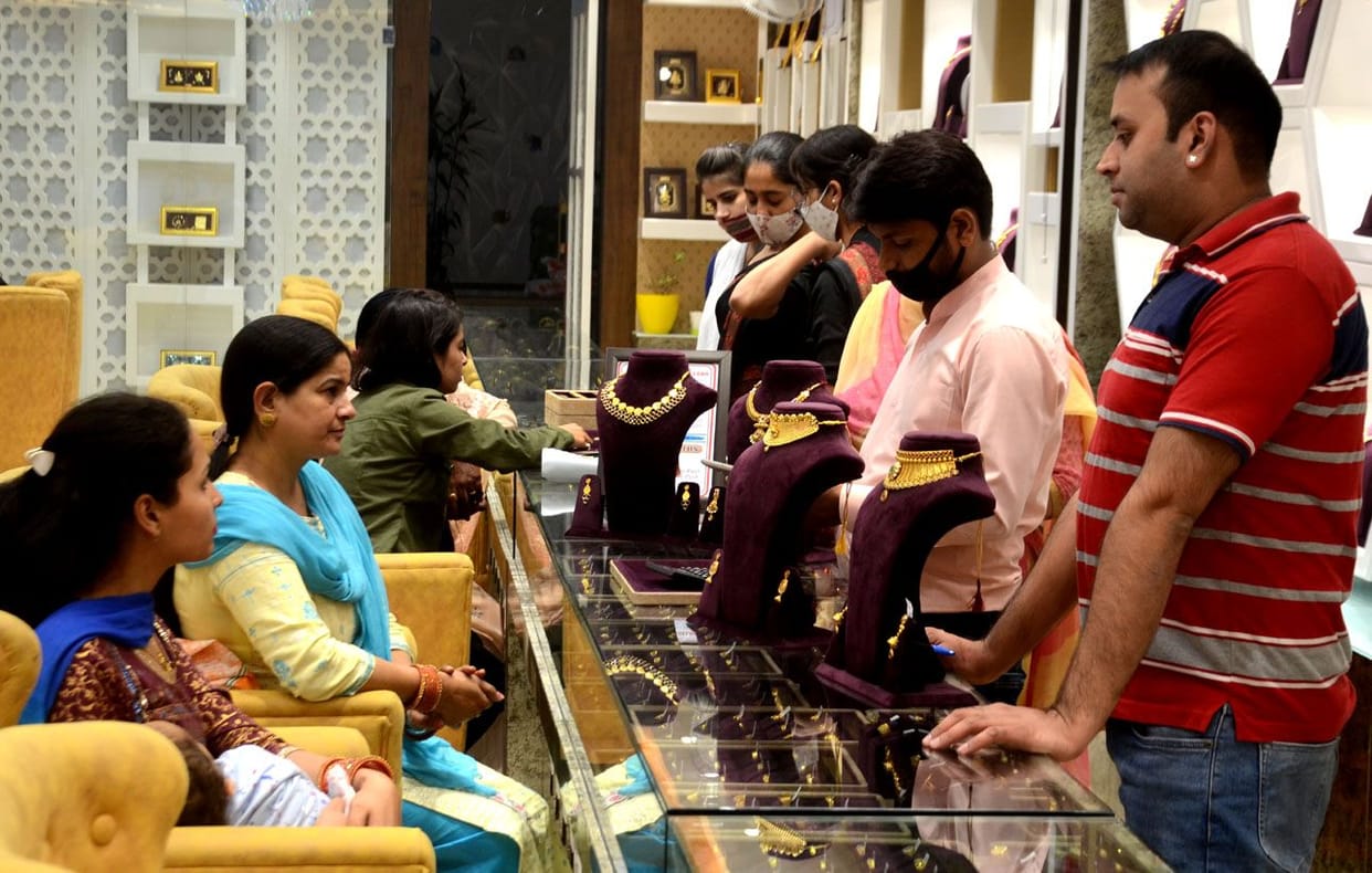 Lakshmi kindness in markets on Pushya Nakshatra, fierce shopping