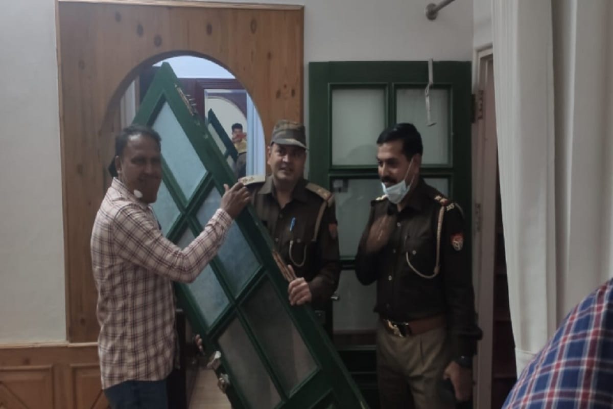 Police have attached the house and all the belongings of the criminal Badan Singh Baddo in Meerut