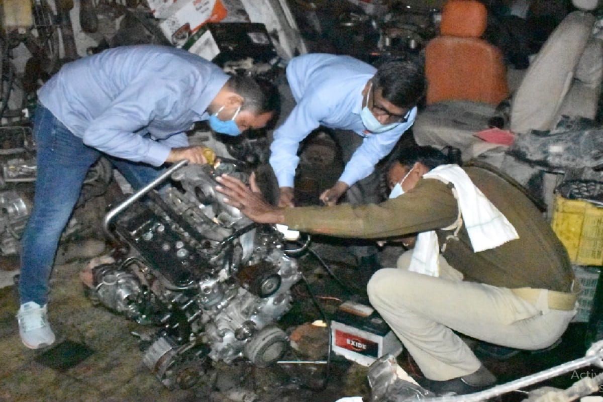 Police has raid in house of Kabaddi Haji Iqbal and three cars recovered at Meerut