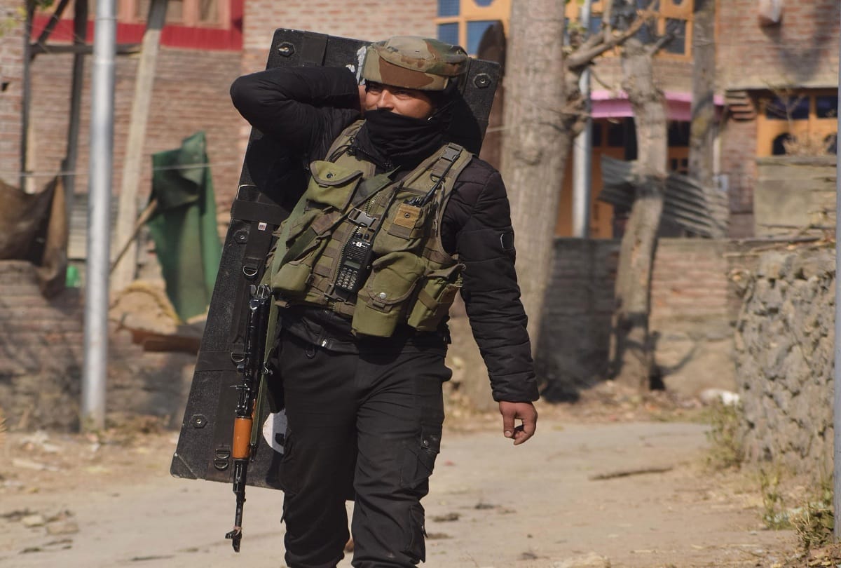 Two labourers from UP killed in grenade attack And Firing in Jammu and Kashmir