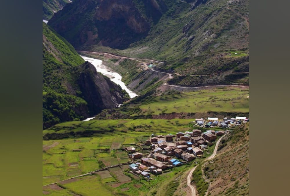 India China border Latest News: Public Movement Will also In 12 feet snow in China Border Villages