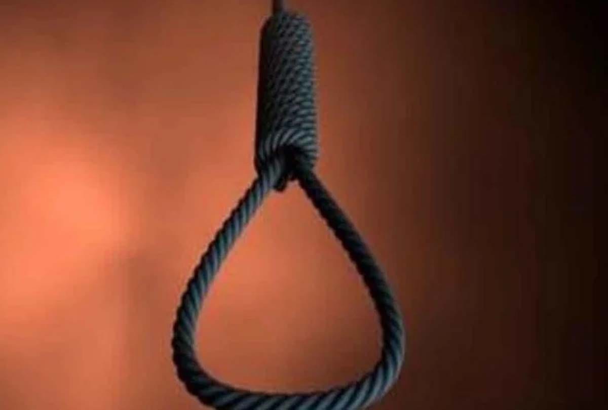 teenager committed suicide in mahoba