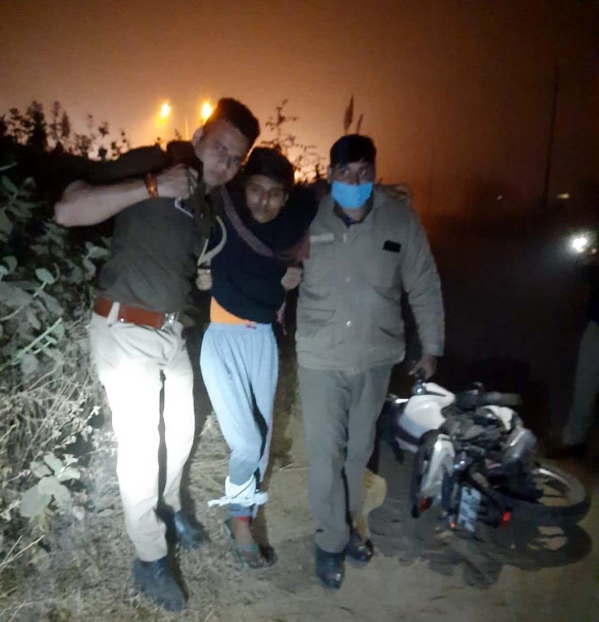 Aligarh: The main accused in the murder of RTO arrested in an encounter