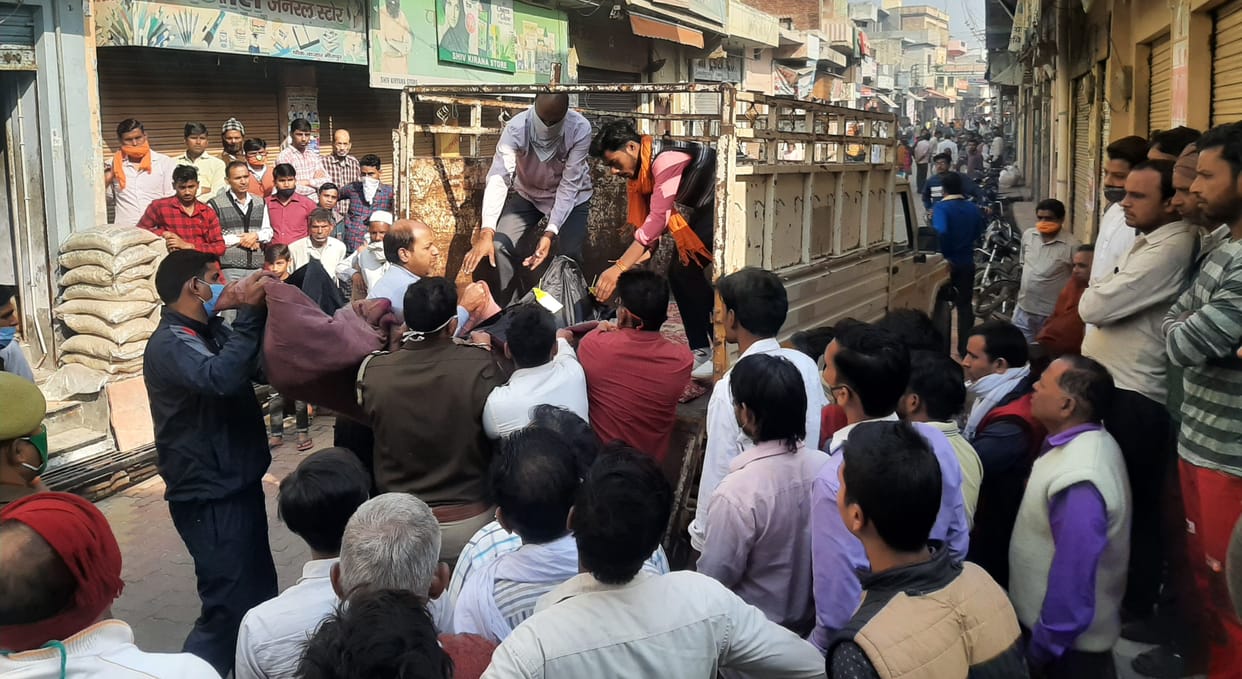 Husband dies in shock after seeing his wife's body