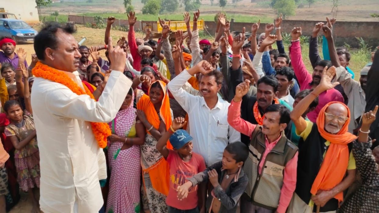 Injustice happening to tribal, unemployed: Roshanlal