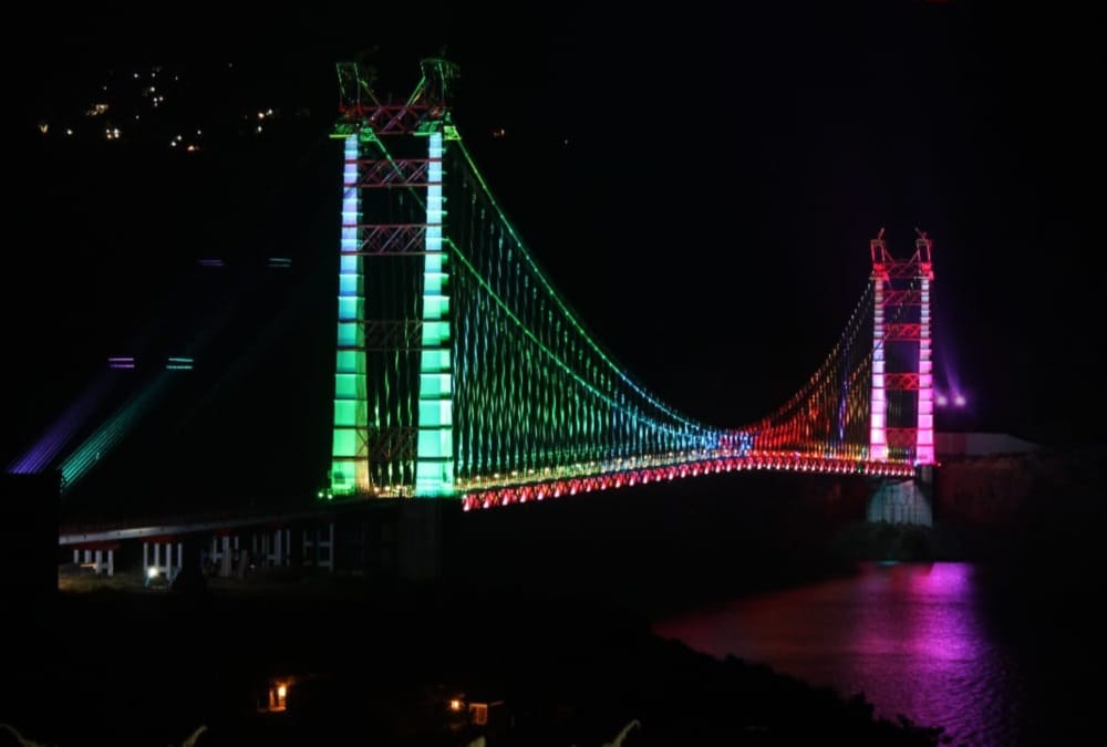 Uttarakhand: Dobra Chanthi Bridge illuminated with Six Crore Rupees Multicolour Lighting, beat delhi signature Bridge
