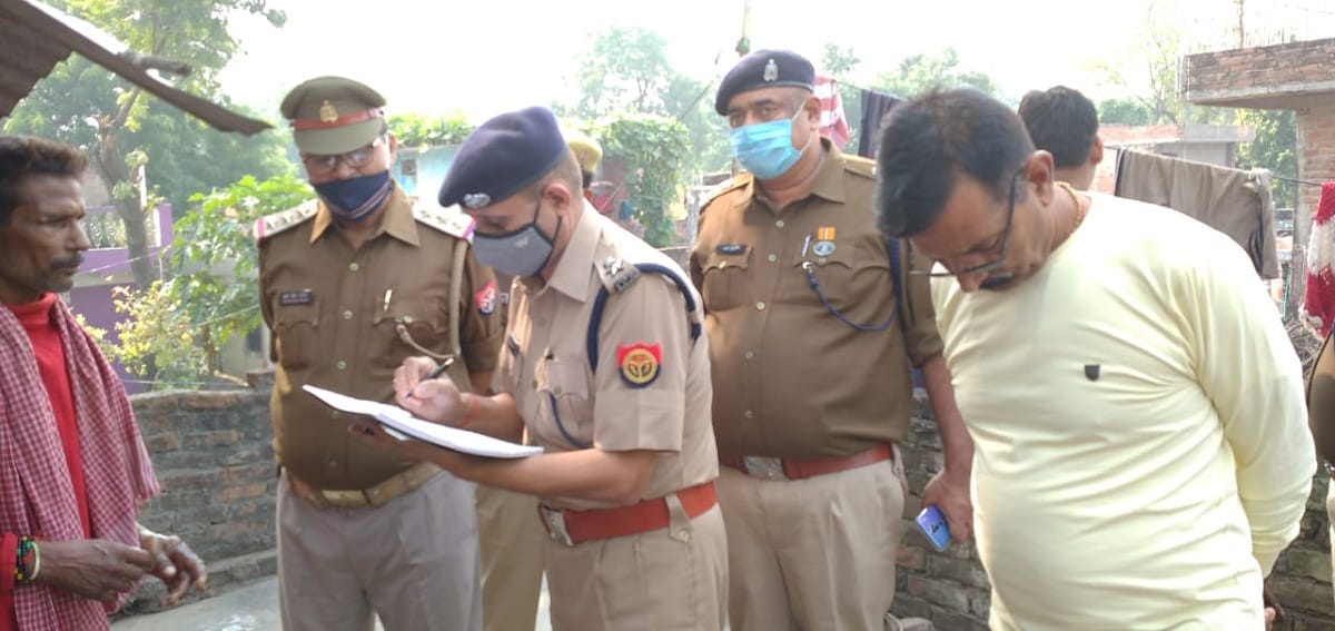 A teen girl burnt by spraying kerosene oil sleeping at night in ballia up