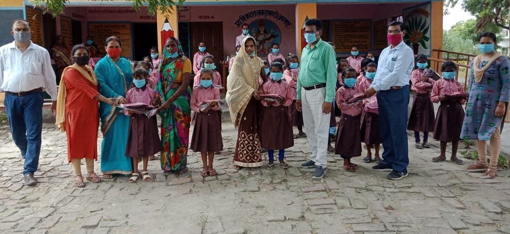 Cold starts, a quarter of a million children did not get sweaters
