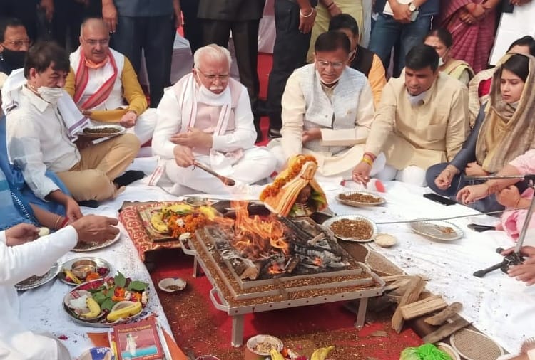 Haryana CM Manohar lal targets on Rahul Gandhi and Randeep Surjewala