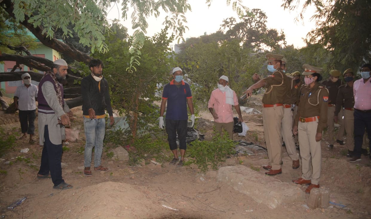 police found died body in graveyard