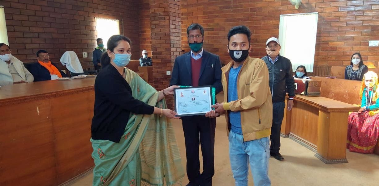 36 students awarded