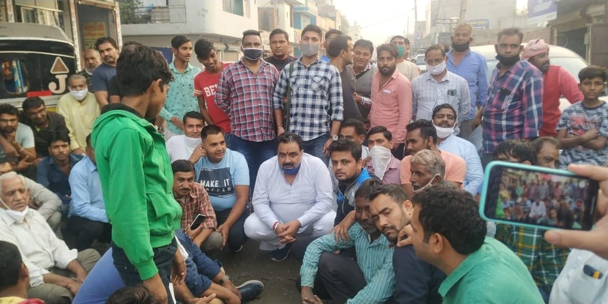 people protest for raod