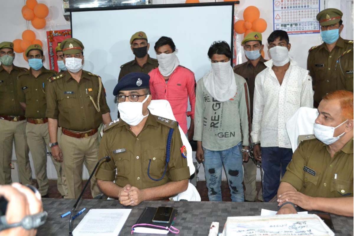 Police busted a gang in shamli who started loot on highway after the dhaba closed in lockdown,  three arrested
