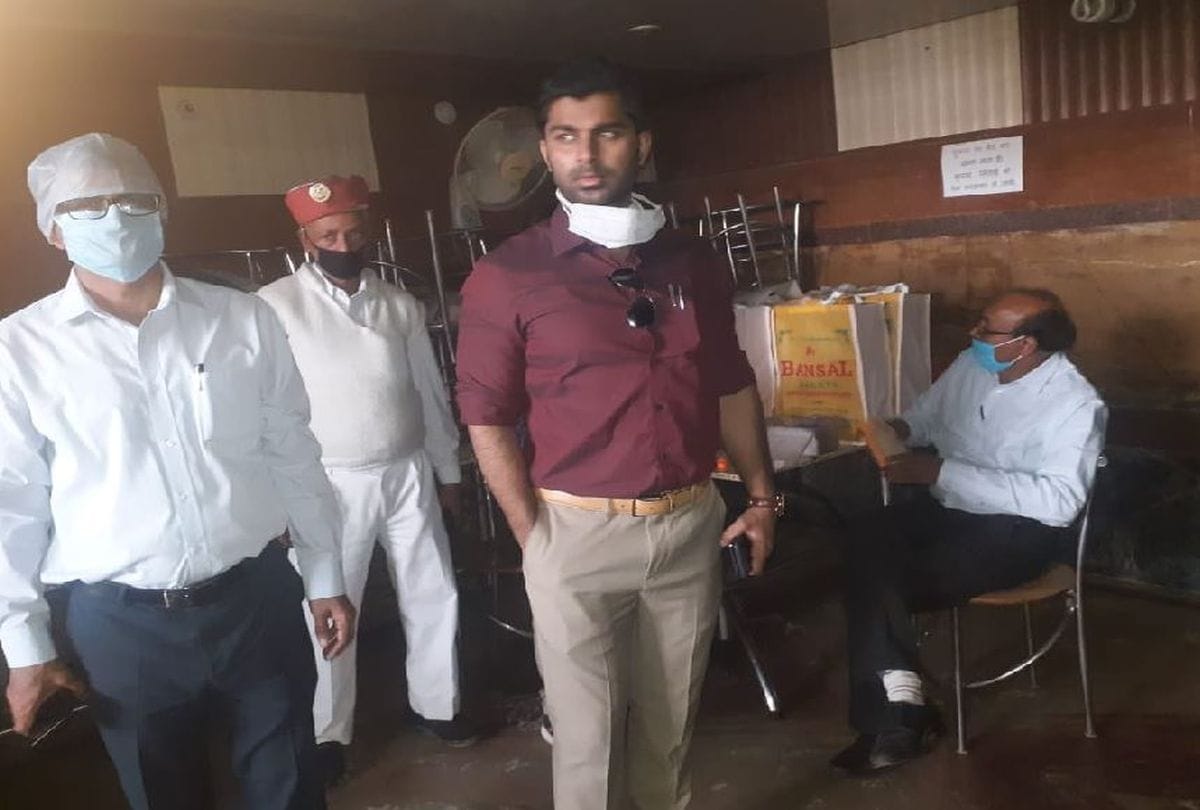 Fake Palm Oil Seized In Jarar Agra By FSDA Before Diwali