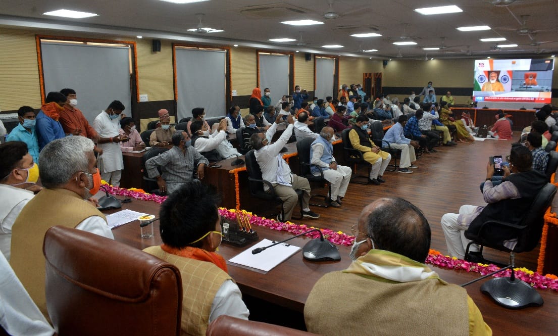 Pm Narendra modi video conference Varanasi smart Kashi and development work 