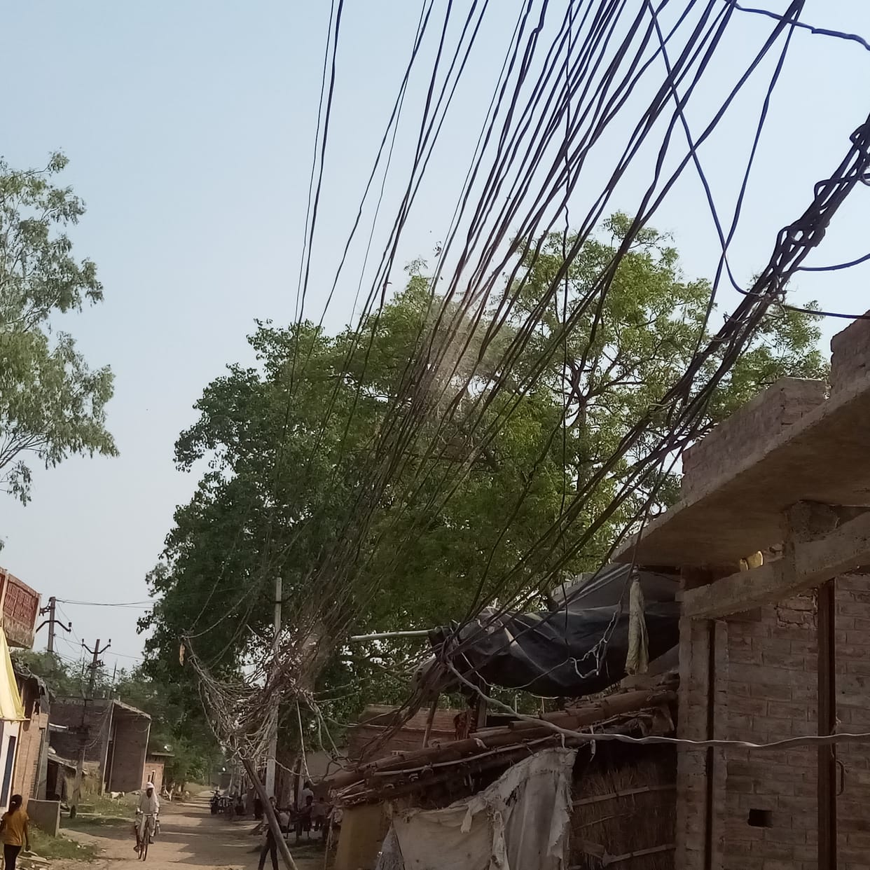Shabby wires and poles will be replaced, electricity will be uninterrupted