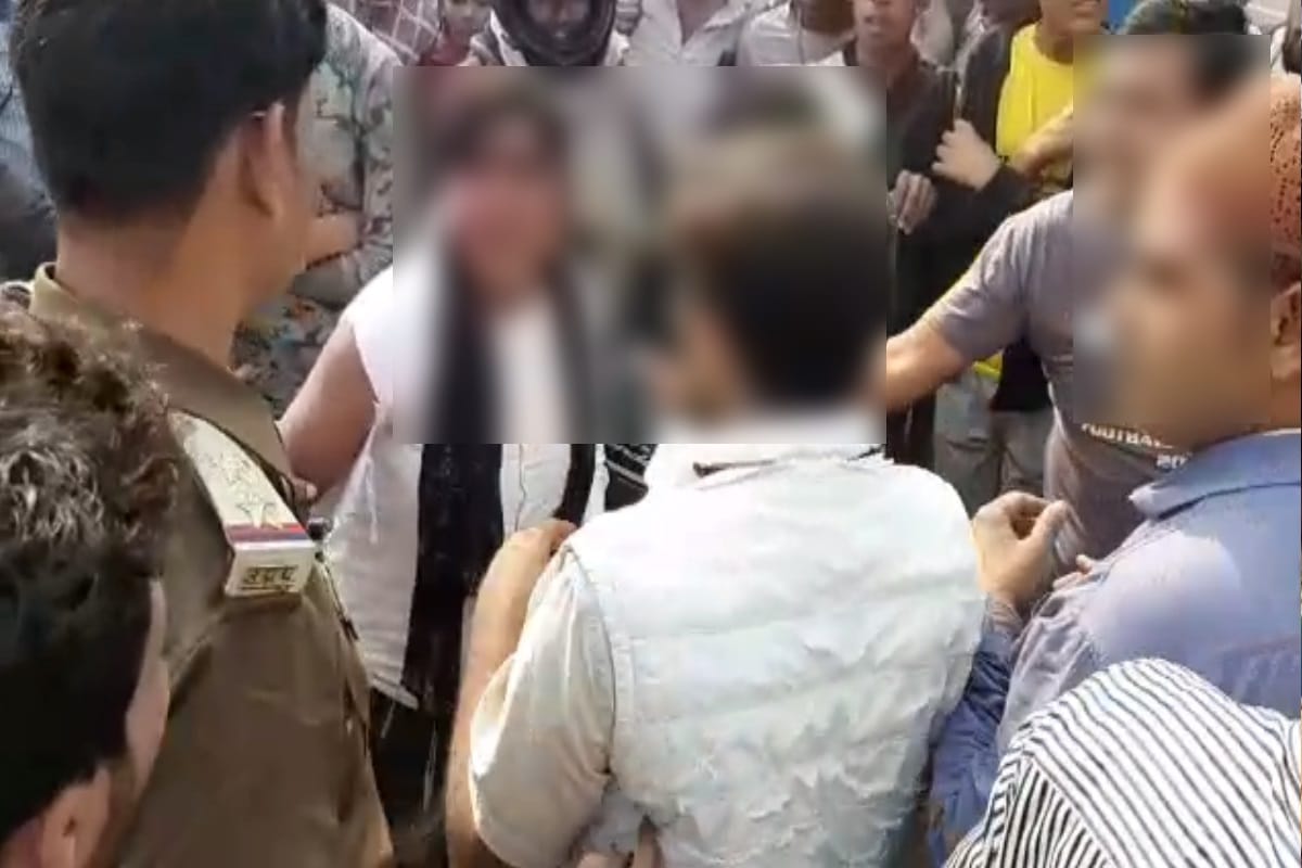Two girls insisted on living together and ruckus by family members in Baghpat of Uttar Pradesh