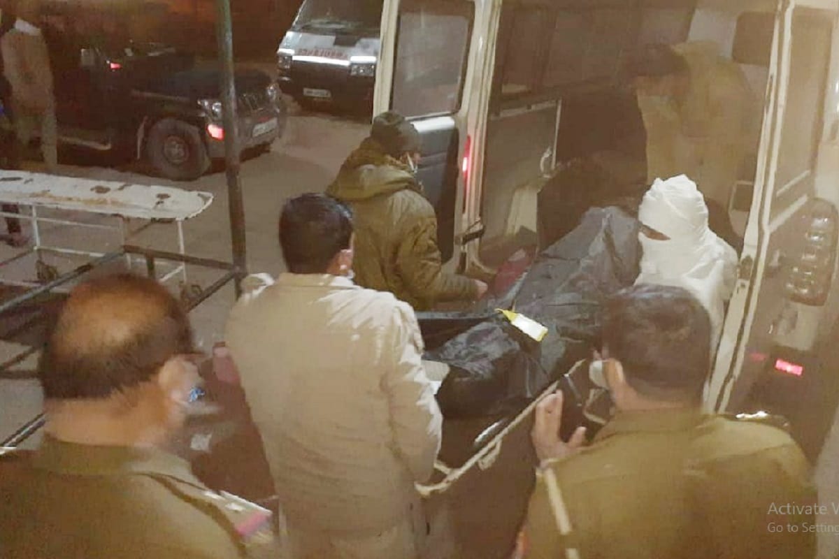 UP News: four friends have died in car accident on road at Baghpat of Uttar Pradesh