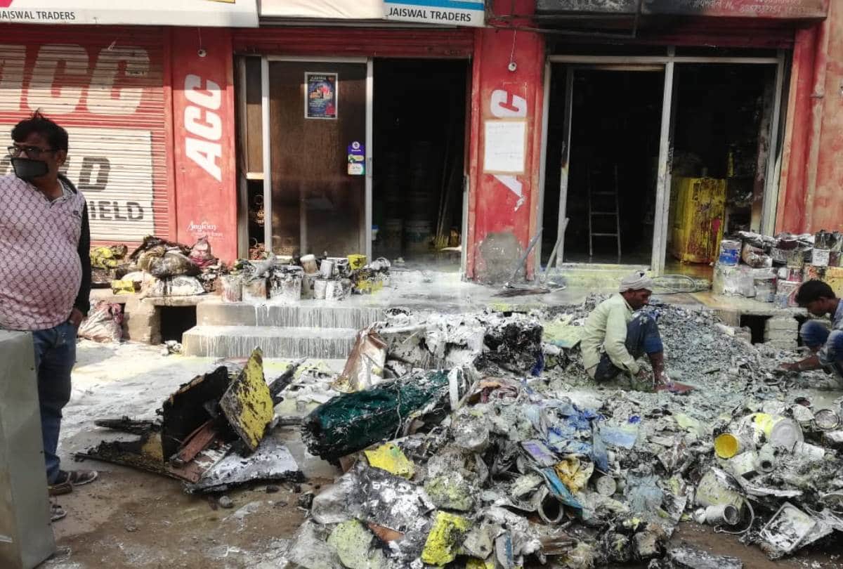 fire broke out in banquet hall and shop of paint in lucknow