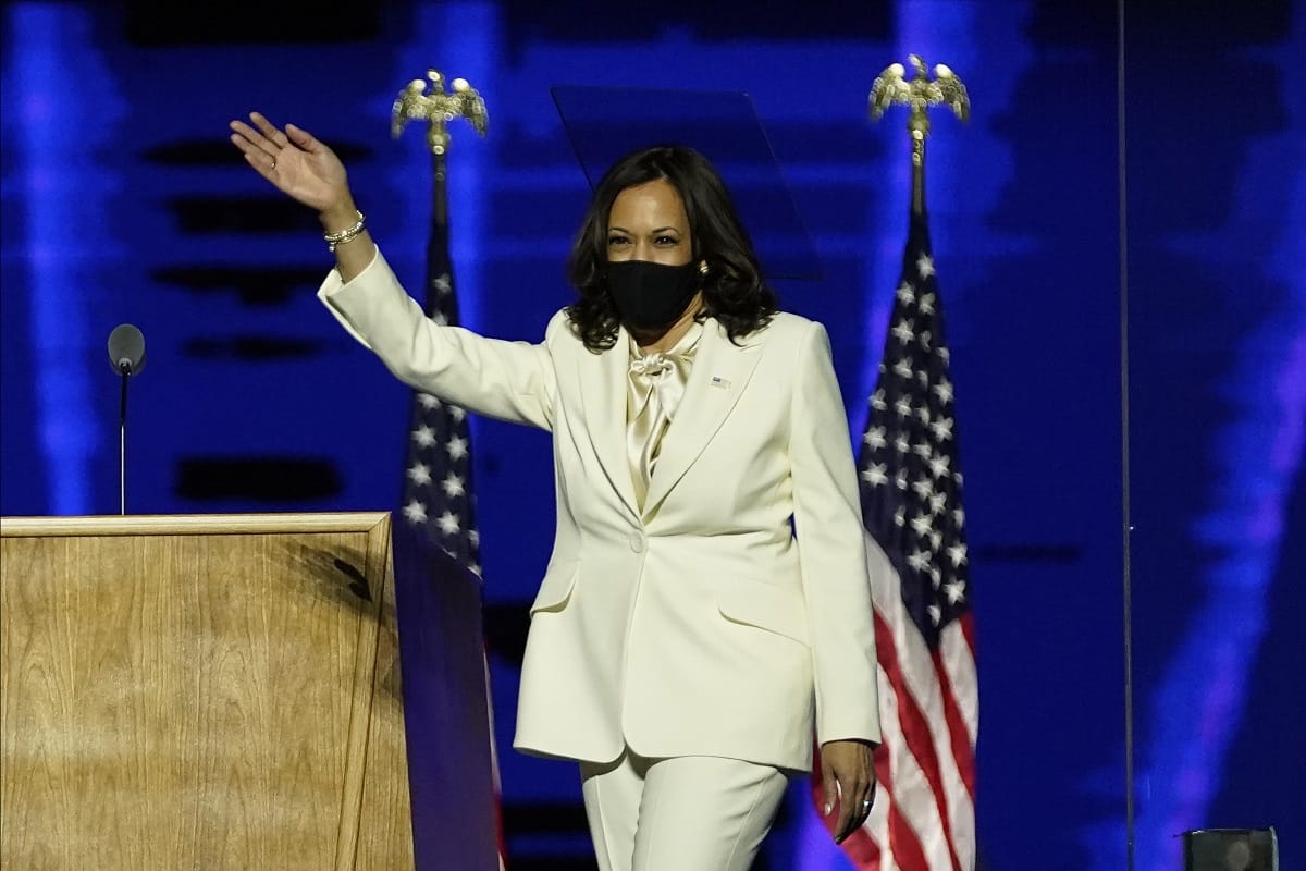 US Vice President Kamala Harris glass photograph to be unveiled today at Lincoln Memorial in America