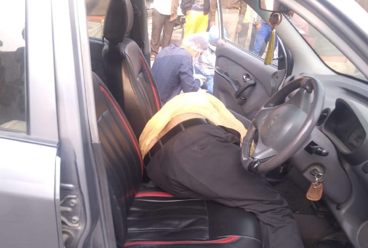 Businessman deadbody found in a car licensed revolver also recovered