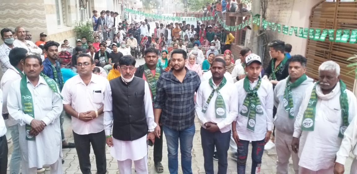 80 people join inelo and leave Congress Seva Dal