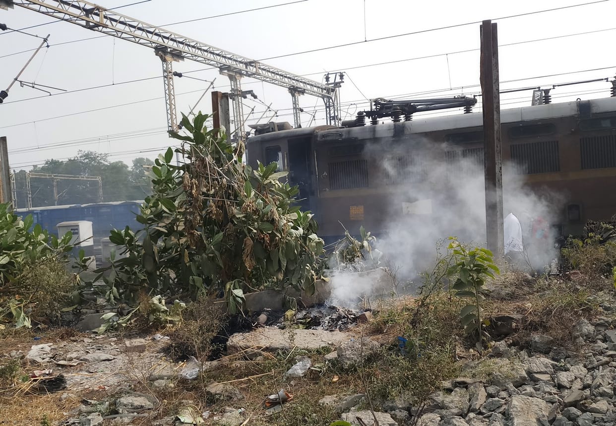 Tonnes burning garbage, poison dissolving in air