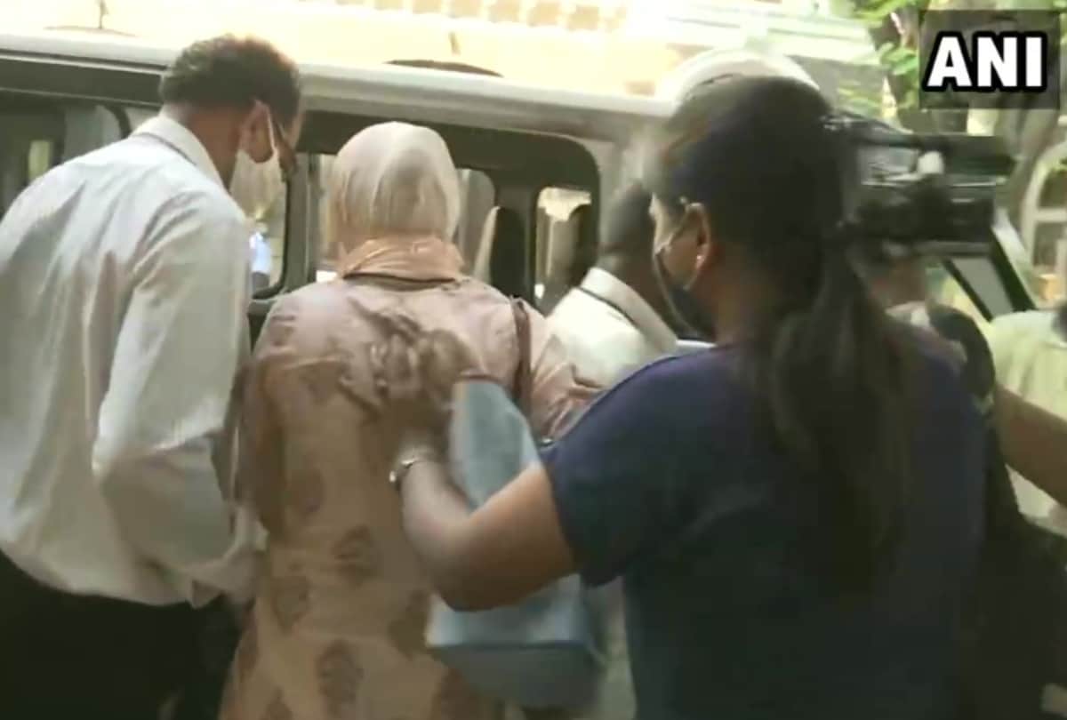 Film producer Firoz Nadiadwala wife and four drug peddlers for medical examination