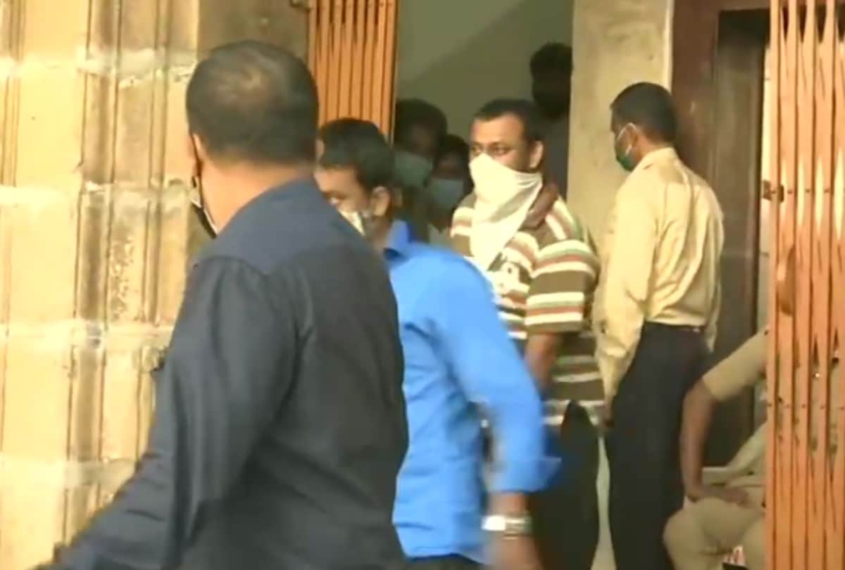 Film producer Firoz Nadiadwala wife and four drug peddlers for medical examination