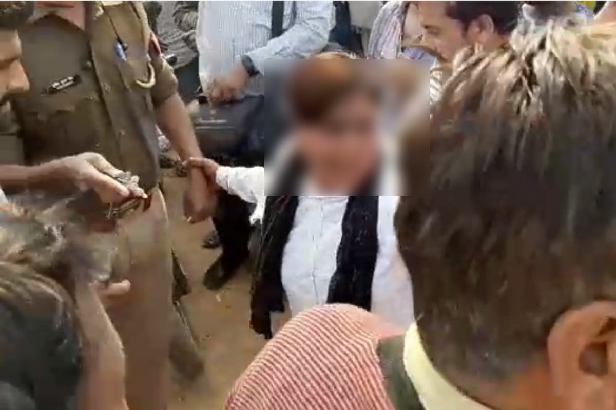 Two girls insisted on living together and ruckus by family members in Baghpat of Uttar Pradesh