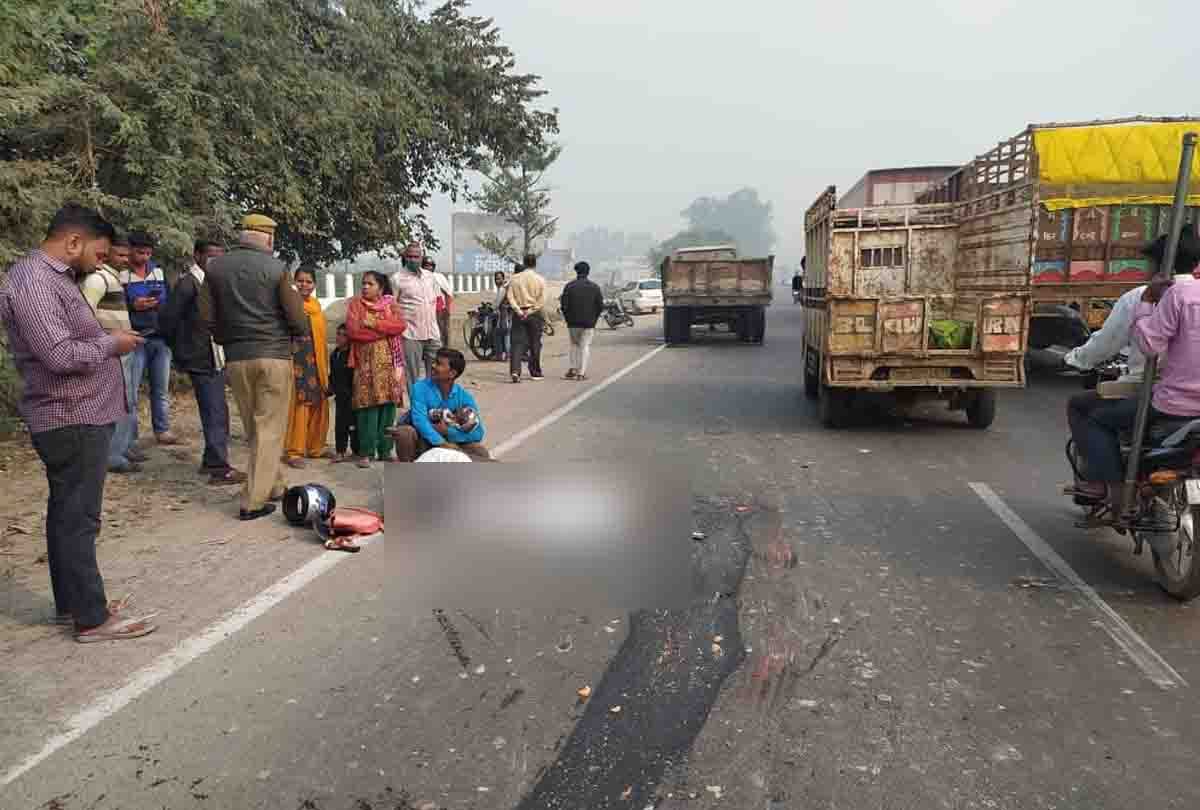UP: A horrific road accident on Lucknow-Kanpur highway in Unnao, bike-riding mother-son killed in tractor collision