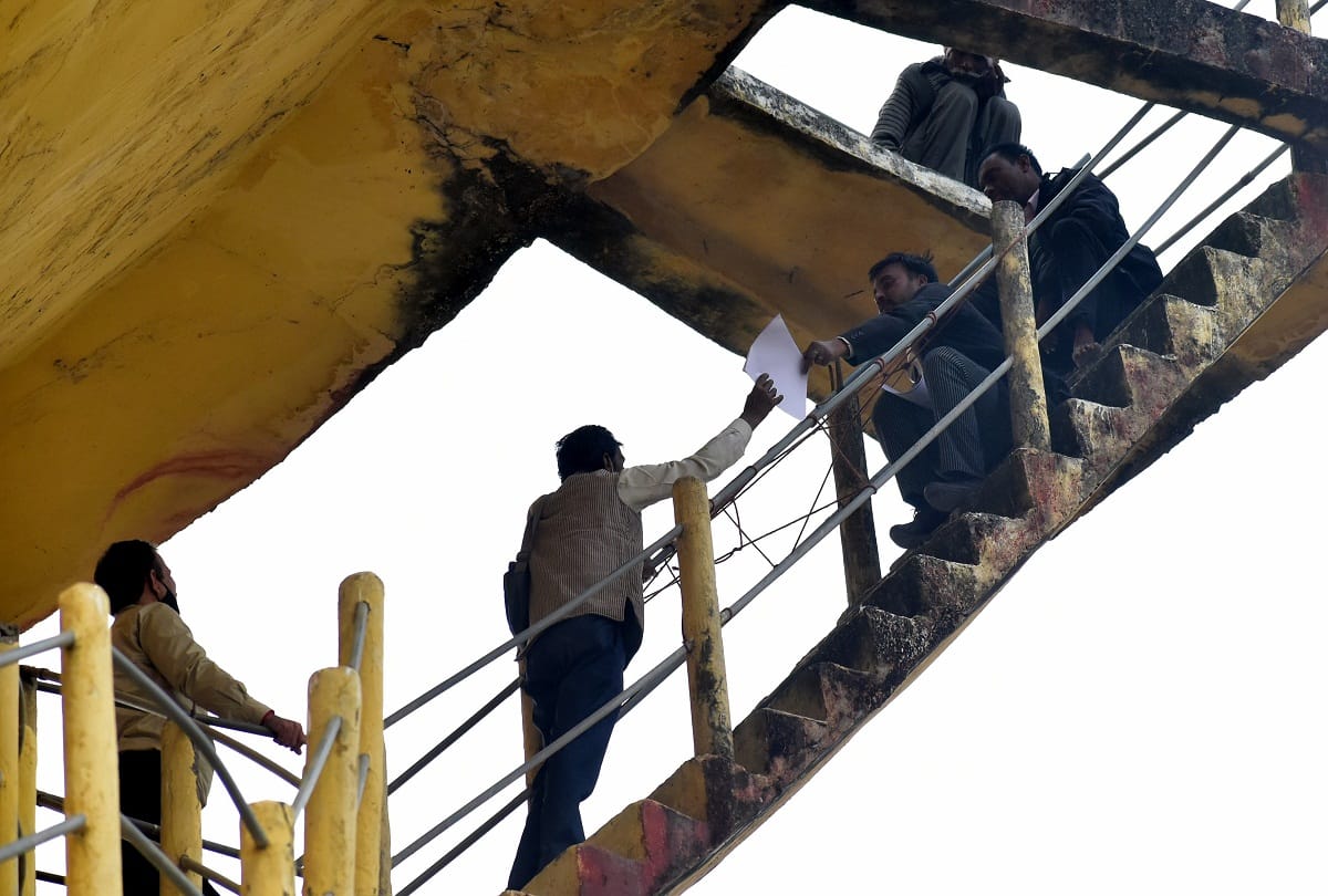 The impact started after 57 hours, the hard work of the officers who were colored in the 61st hour, the family was removed from the water tank