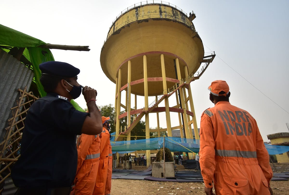 The lawyer and his family members climbed down on the water tank, were safely brought down, left for Hardoi