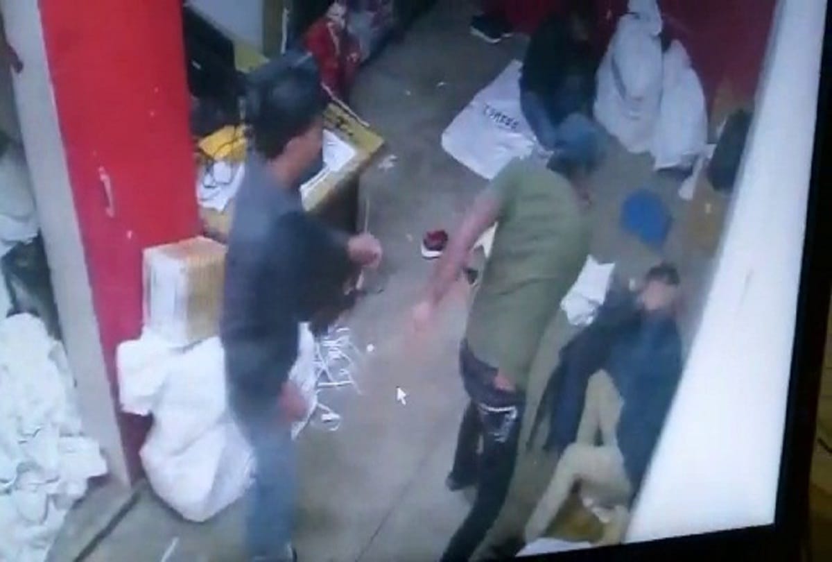 Employee beaten by entering courier company, four nominated