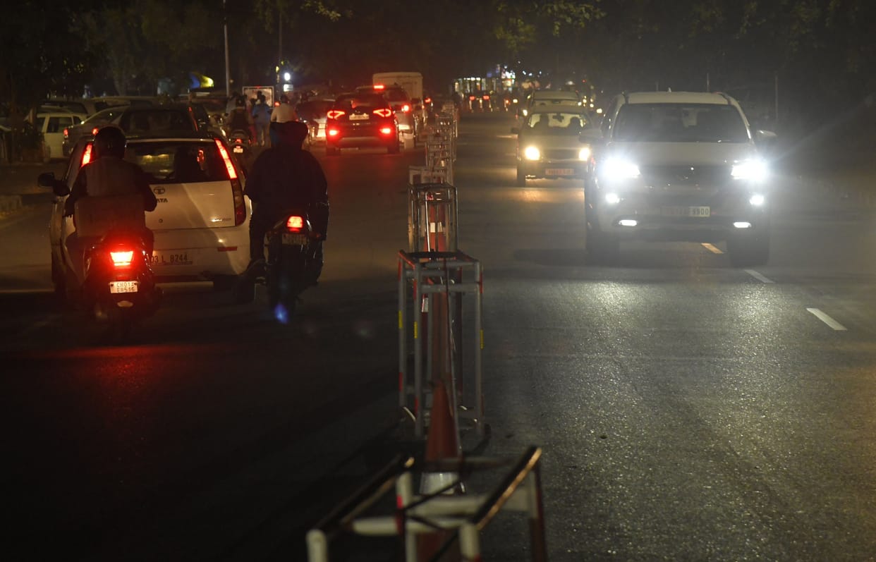 Crowed in markets, Jam starts in one-way area